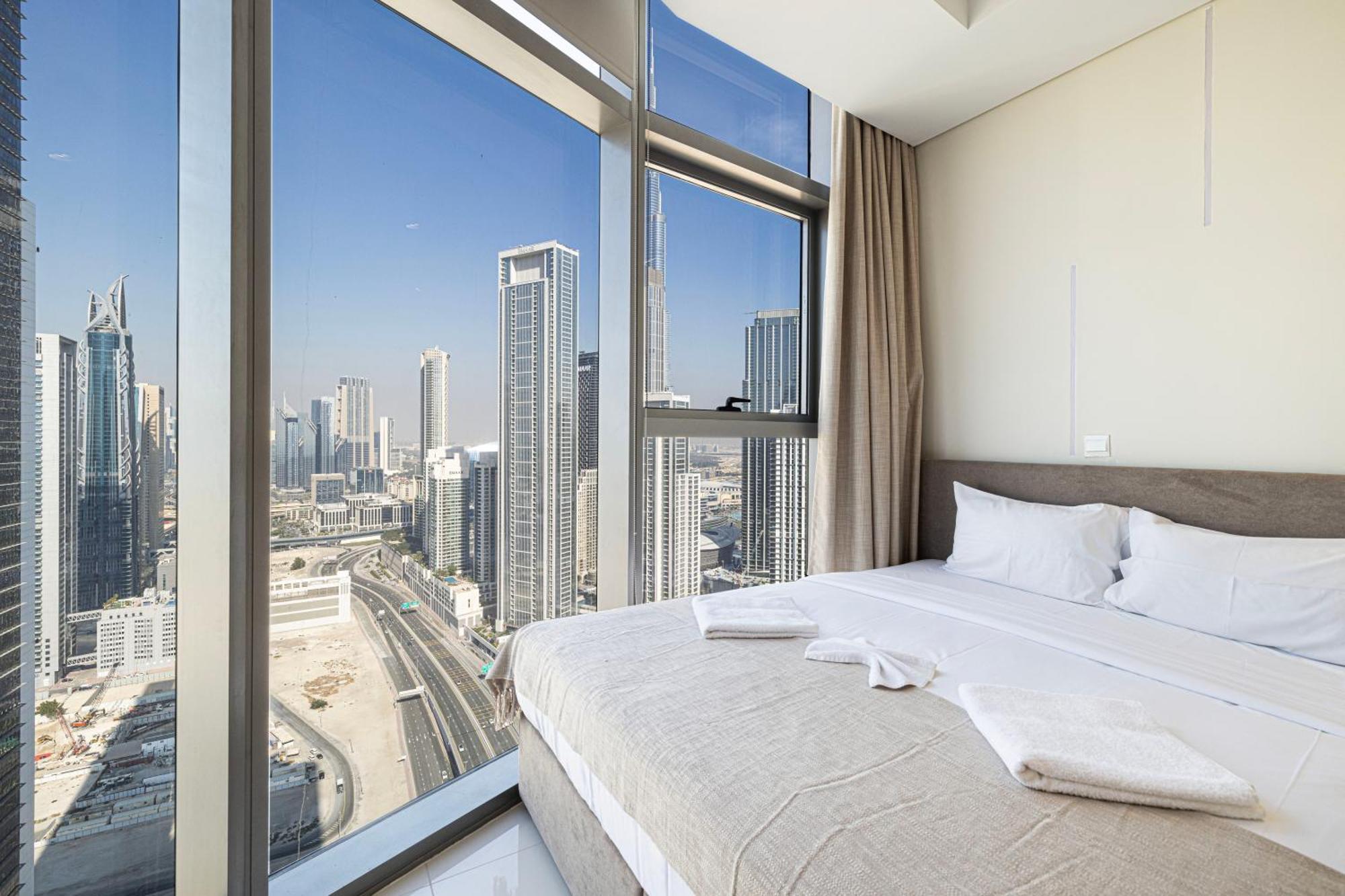 Highest Infinity Pool In Downtown Dubai Apartment Exterior photo