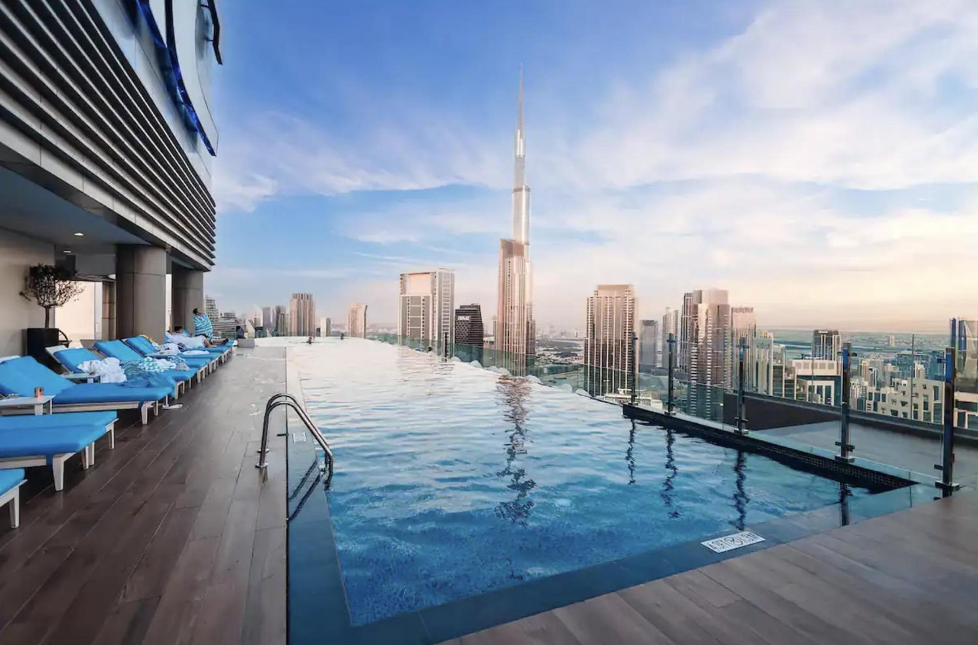 Highest Infinity Pool In Downtown Dubai Apartment Exterior photo